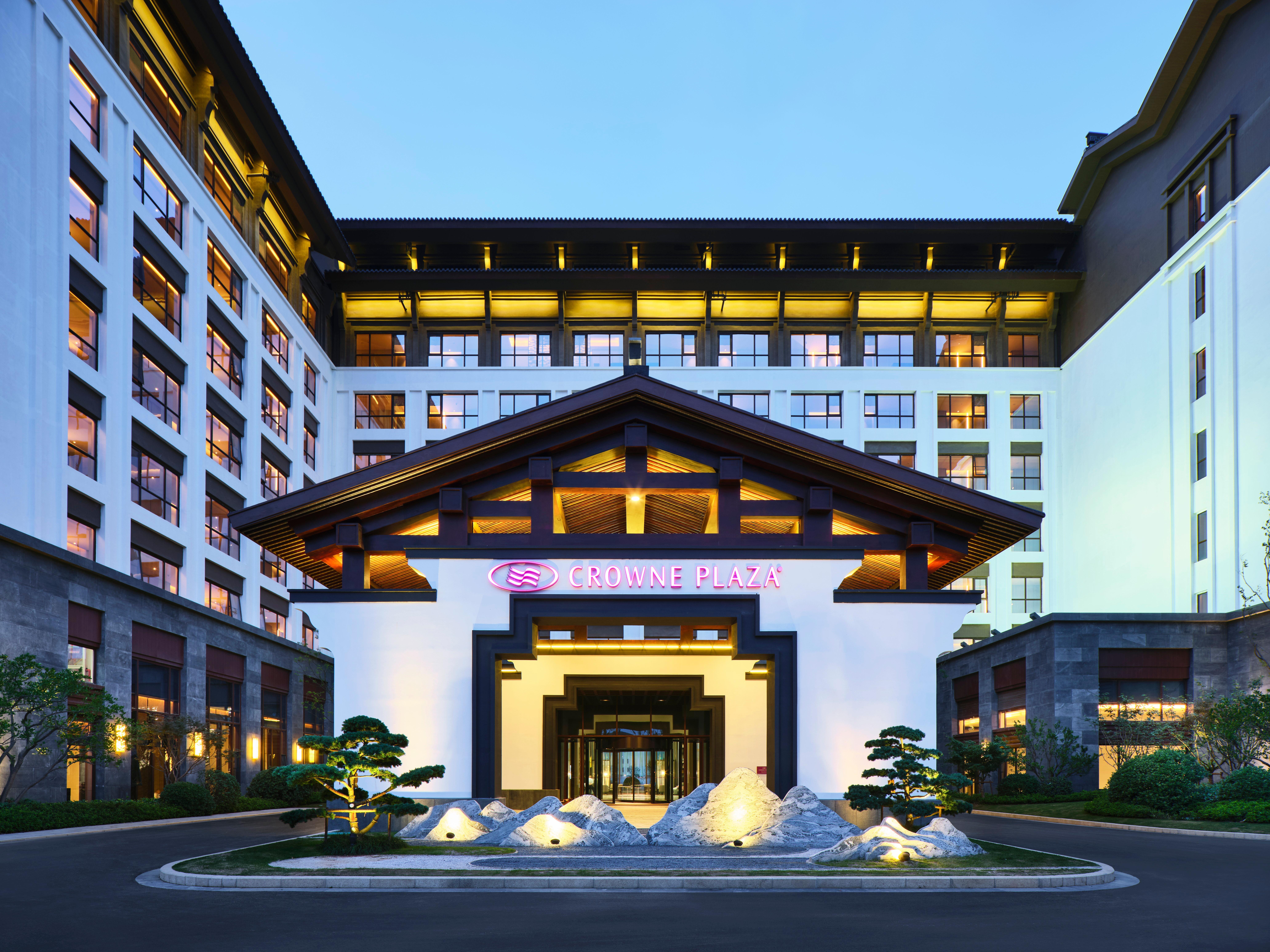 Crowne Plaza Wuxi Lake View, An Ihg Hotel Exterior photo