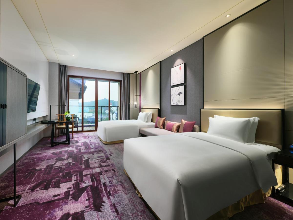 Crowne Plaza Wuxi Lake View, An Ihg Hotel Exterior photo